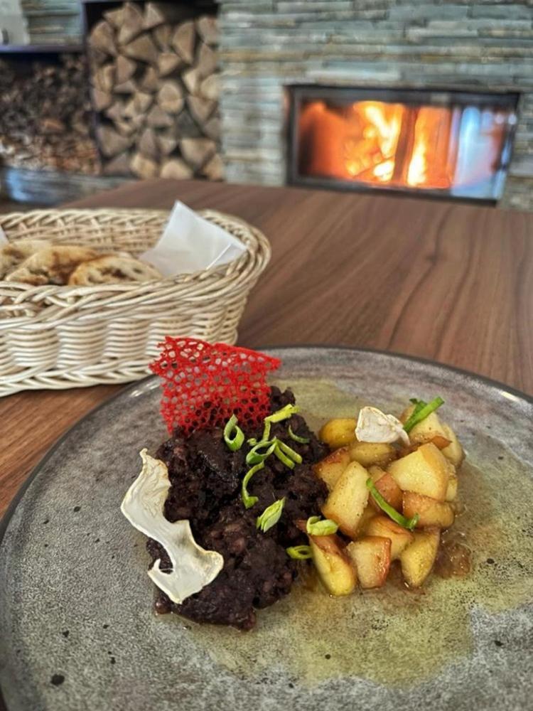 Restaurace A Penzion Lutena Dolni Lutyne Buitenkant foto