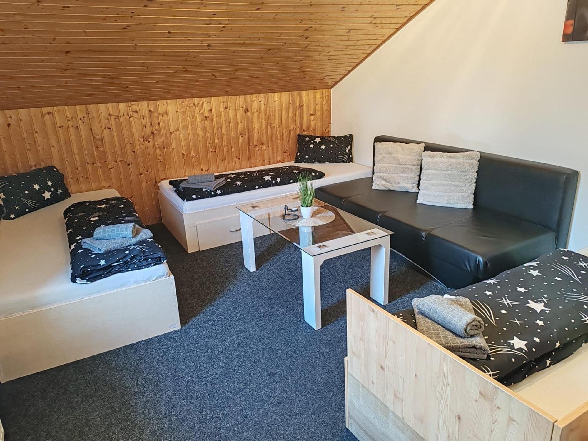 Restaurace A Penzion Lutena Dolni Lutyne Buitenkant foto