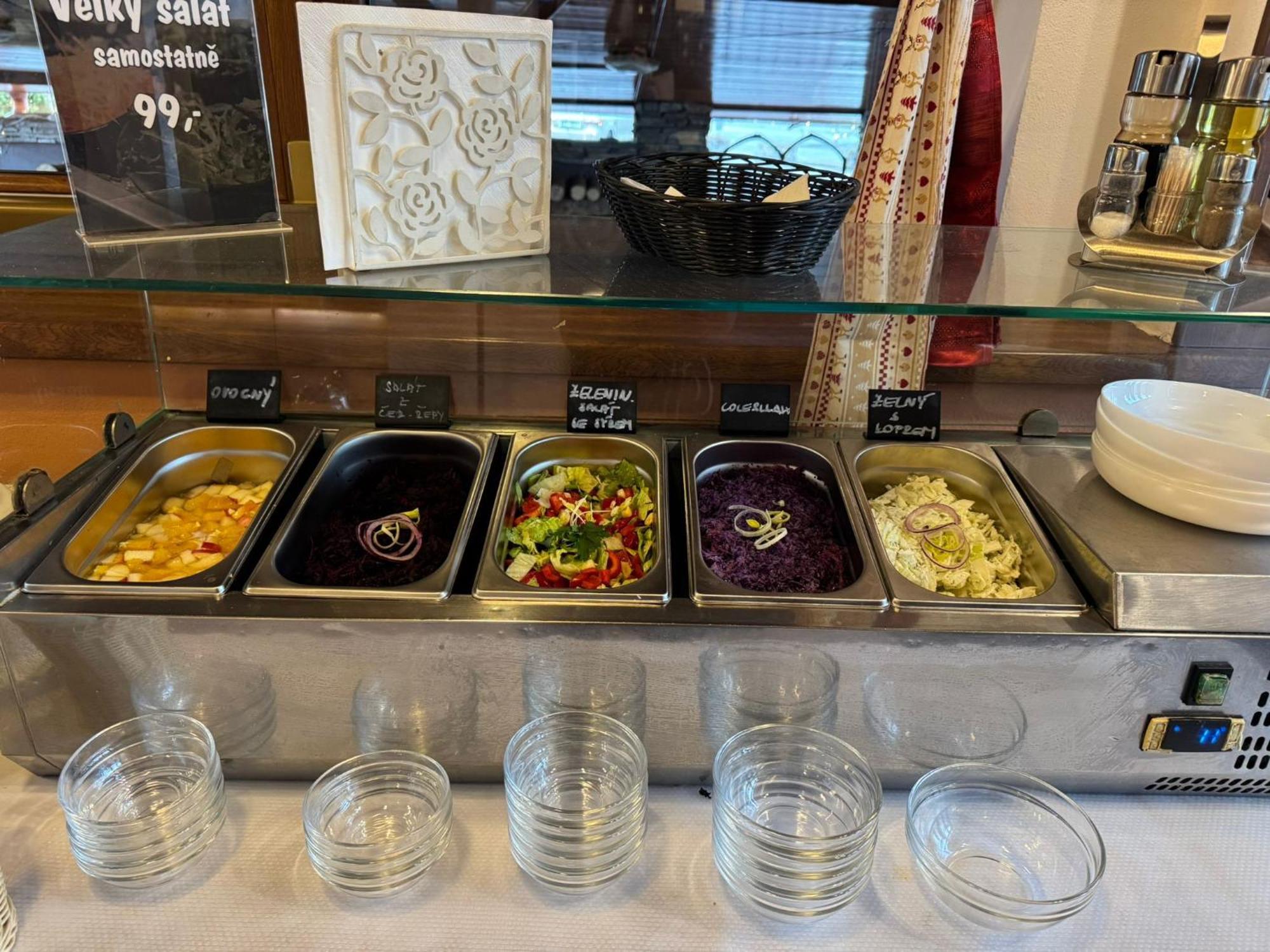 Restaurace A Penzion Lutena Dolni Lutyne Buitenkant foto